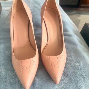 Gucci Women's Pink Embossed Heels